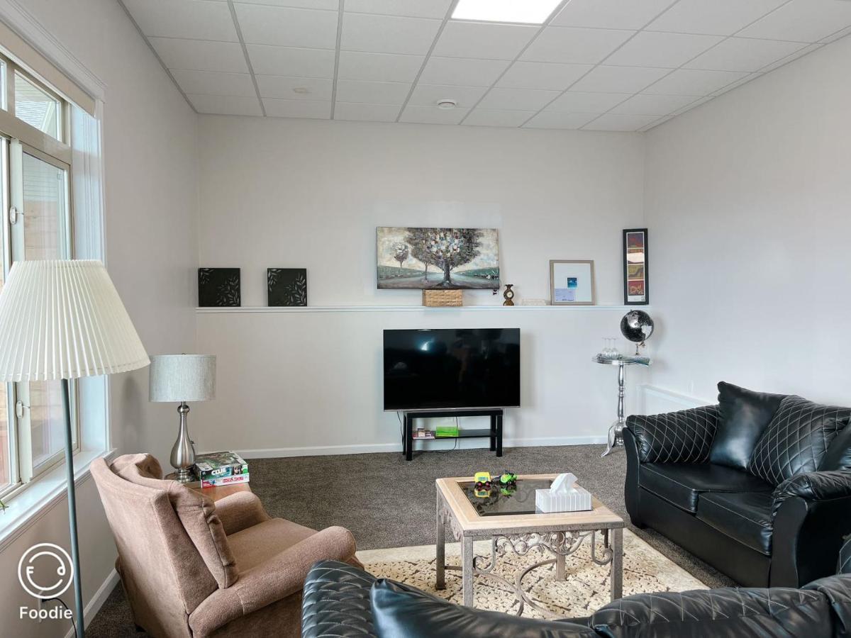 Peaceful And Spacious Lake View West Kelowna Exterior foto