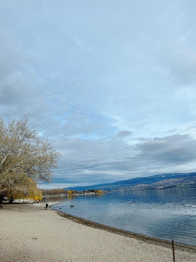 Peaceful And Spacious Lake View West Kelowna Exterior foto